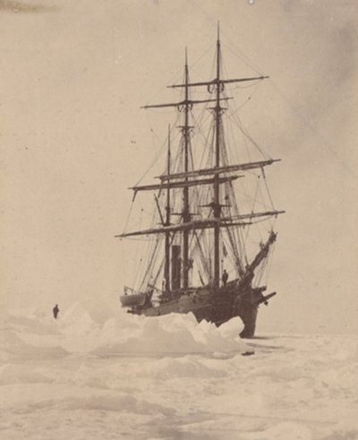Корабль путешественников ждал и спокойно надеялся, что лед откроется