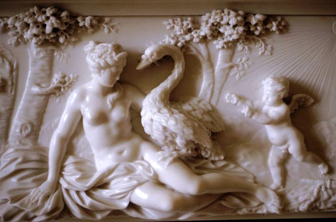 Леда и лебедь буше фото картины. Скульптура "Леда и лебедь" (Jean-Jacques Feuchere), бронза. Зевс Леда и лебедь. Леда и лебедь картина.