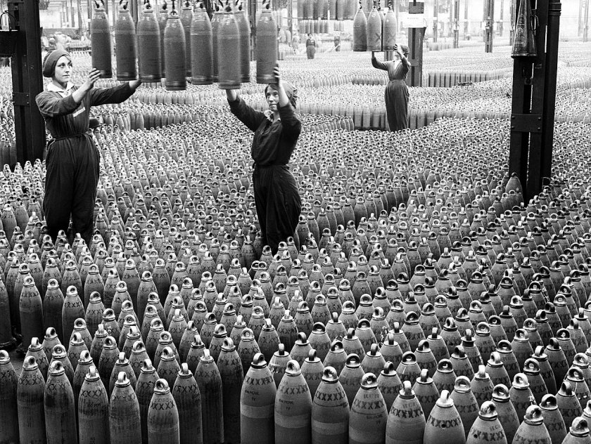 «Канарейки» на военном производстве. Англия. Апрель 1917 года.
