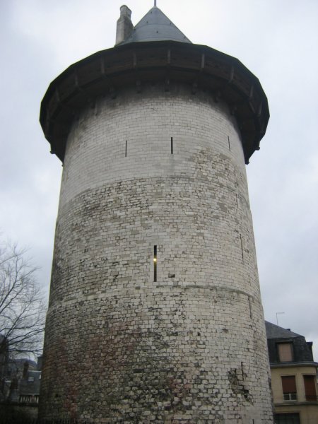 Башня в Руане, где Жанну допросили 9 мая 1431 года