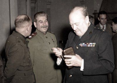 Иосиф Сталин и Уинстон Черчилль. Между сессиями Крымской конференции в Ялте. Февраль 1945 года.