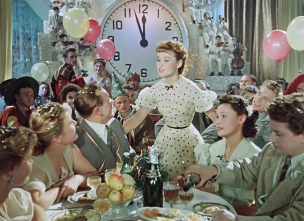 Кадр из фильма Карнавальная ночь (1956)