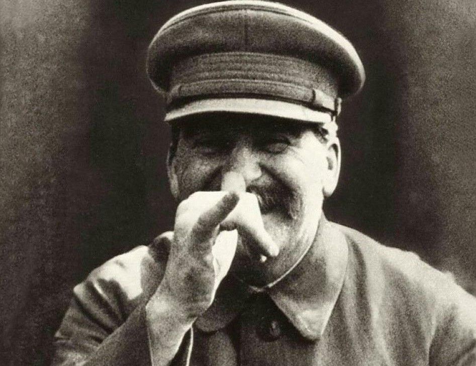 Сталин на неофициальной фотографии, сделанной его телохранителем Власиком. Фотография стала сенсацией в 1960 году
