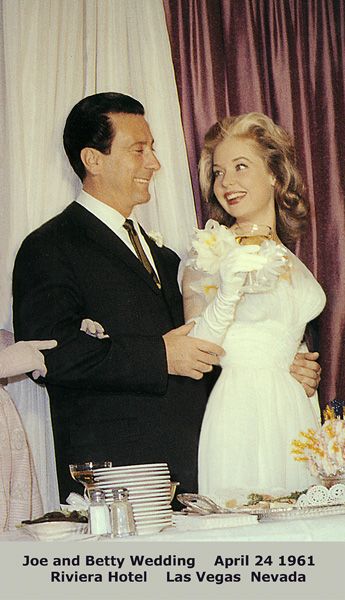 Свадебное фото Бетти Бросмер и Джо Вейдера. 24 апреля 1961 года