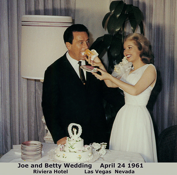 Свадебное фото Бетти Бросмер и Джо Вейдера. 24 апреля 1961 года