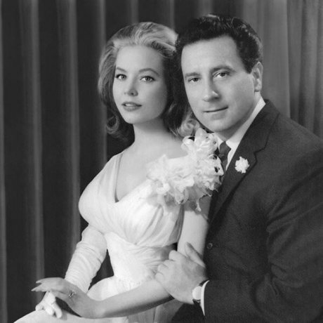 Бетти Бросмер с мужем Джо Вейдером в день свадьбы, 24 апреля 1961 года