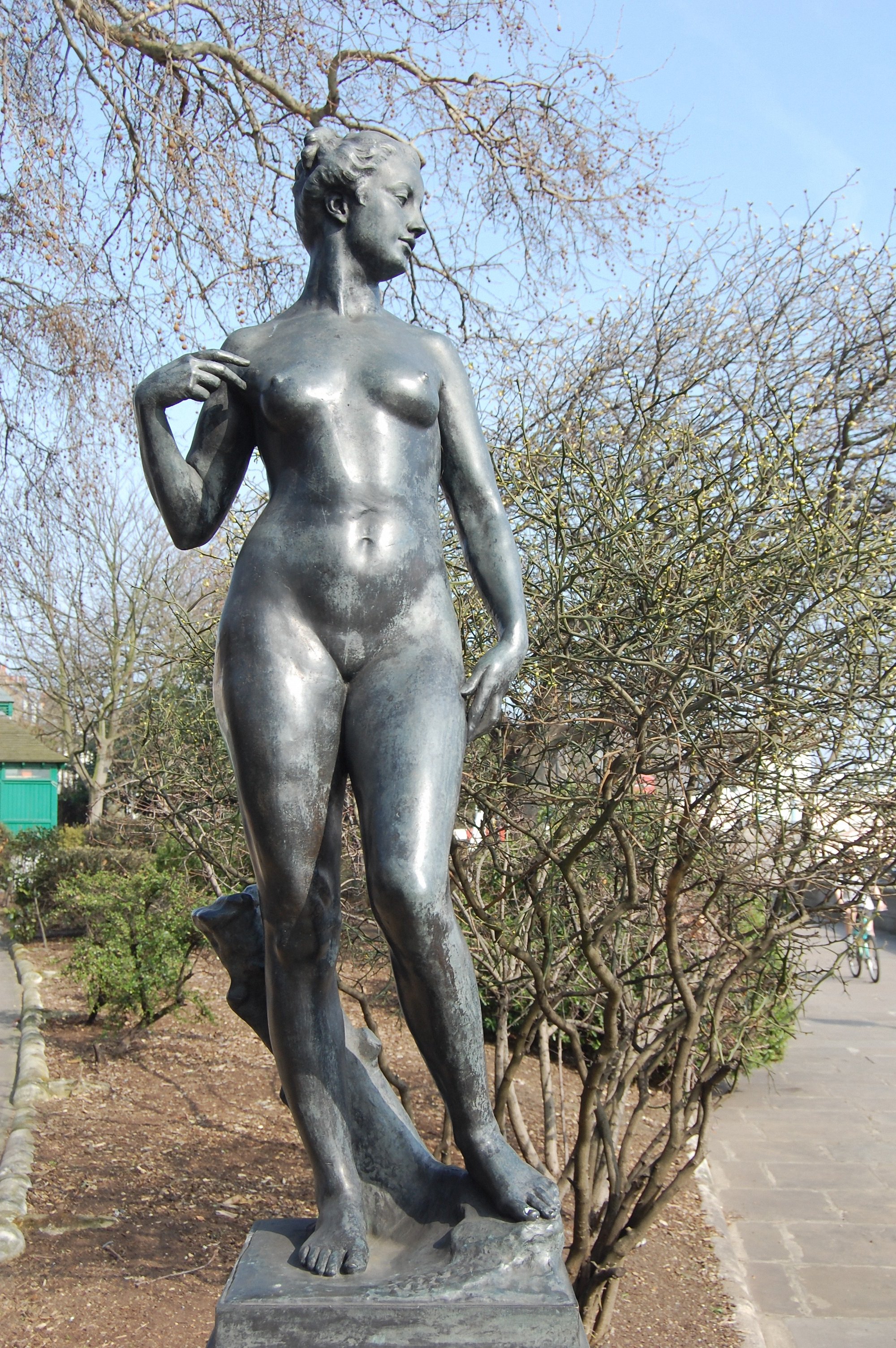 голая женская скульптура фото 71
